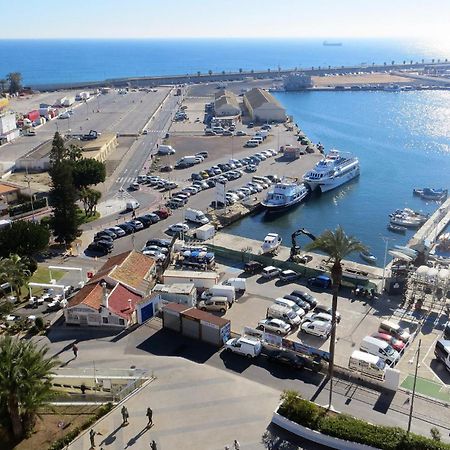 2 Bedroom Stunning Apartment In Torrevieja Esterno foto