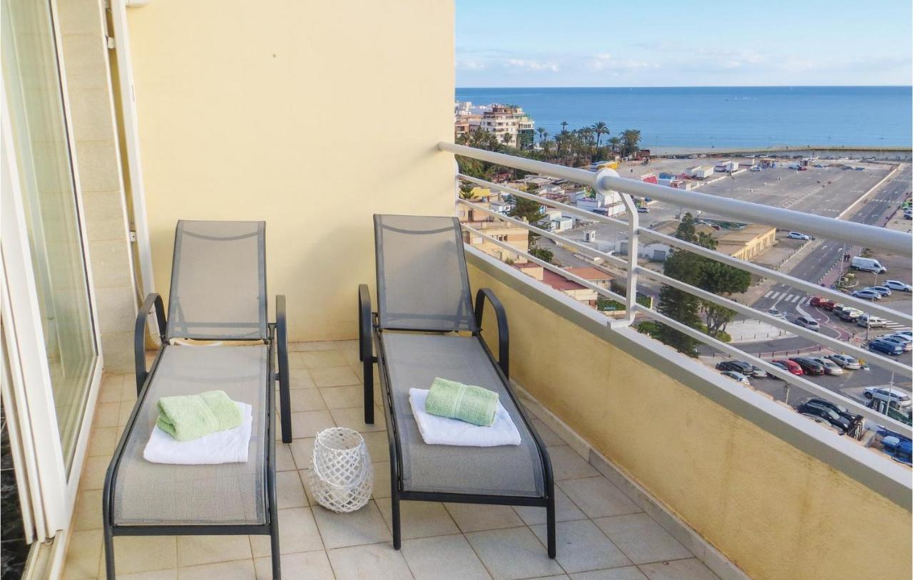 2 Bedroom Stunning Apartment In Torrevieja Esterno foto