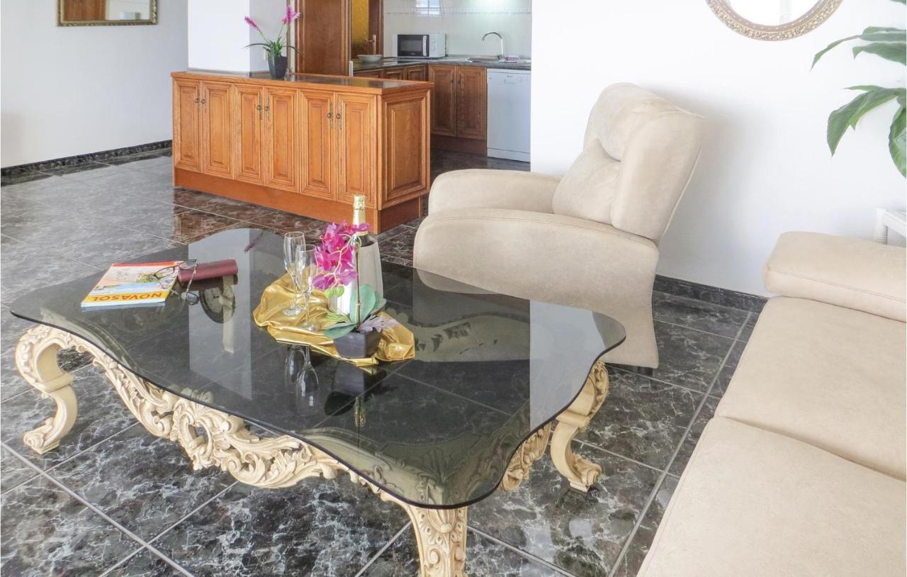 2 Bedroom Stunning Apartment In Torrevieja Esterno foto